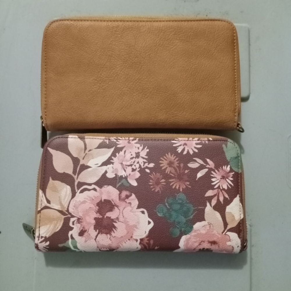 Thirty one wallets